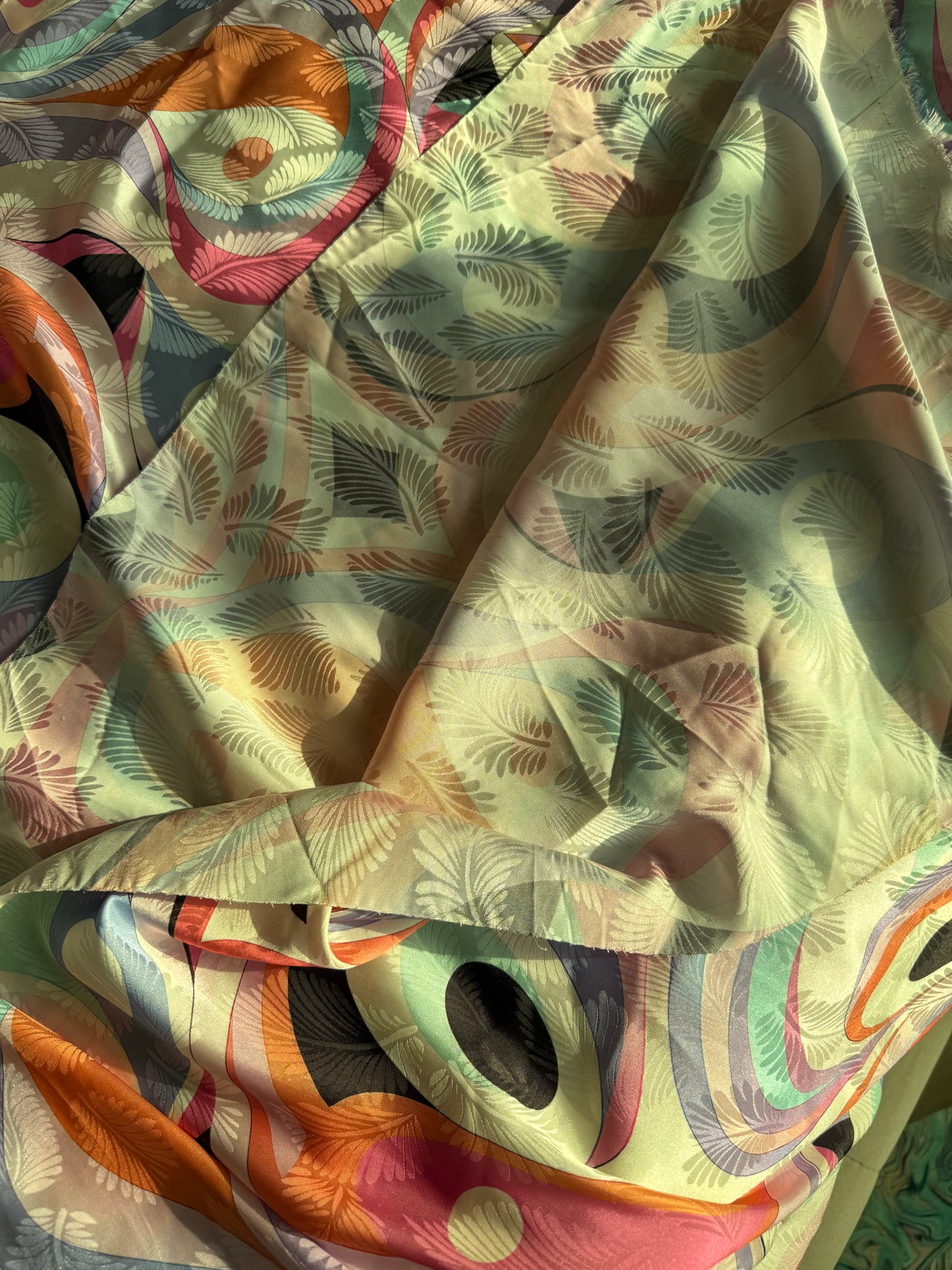 Retro - in Silk Jacquard